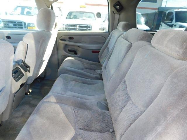 Chevrolet Suburban 4dr 2500 4WD LS 2004