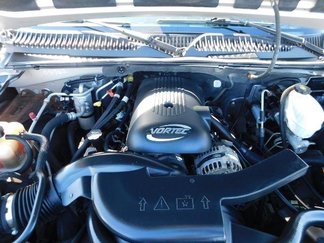 Chevrolet Suburban 4dr 2500 4WD LS 2004