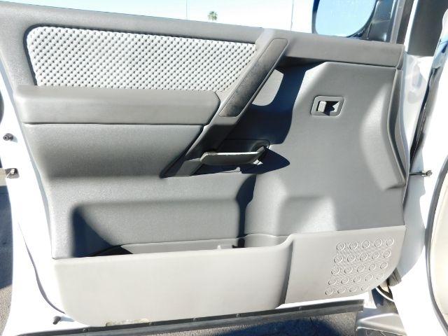 Nissan Pathfinder Armada SE 2WD 2004