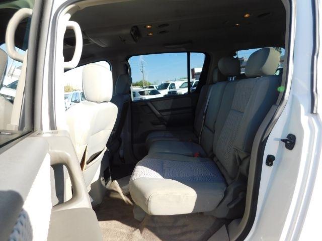 Nissan Pathfinder Armada SE 2WD 2004