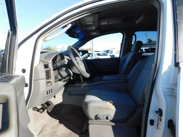 Nissan Pathfinder Armada SE 2WD 2004