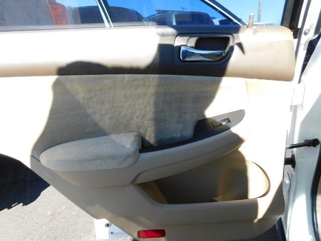 Honda Accord Sdn LX Auto w/Side Airbags 2004