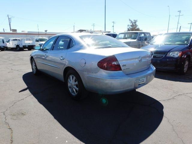 Buick LaCrosse 4dr Sdn CX 2005