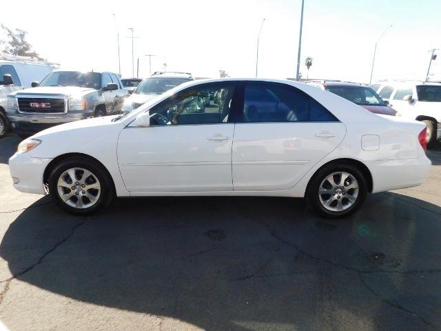 Toyota Camry 4dr Sdn XLE Auto (Natl) 2004