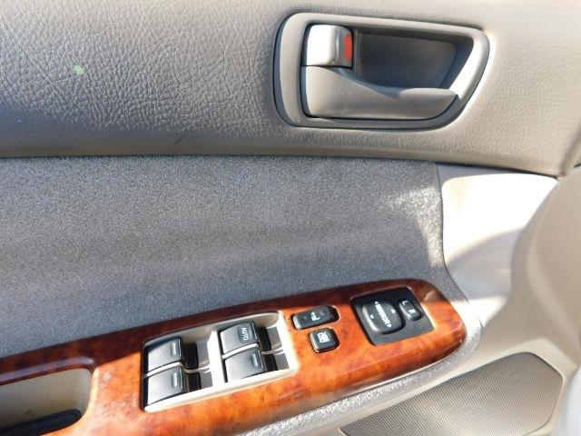 Toyota Camry 4dr Sdn XLE Auto (Natl) 2004