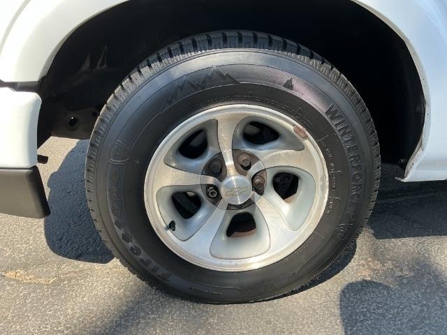 Chevrolet S-10 Reg Cab 118" WB LS 2003