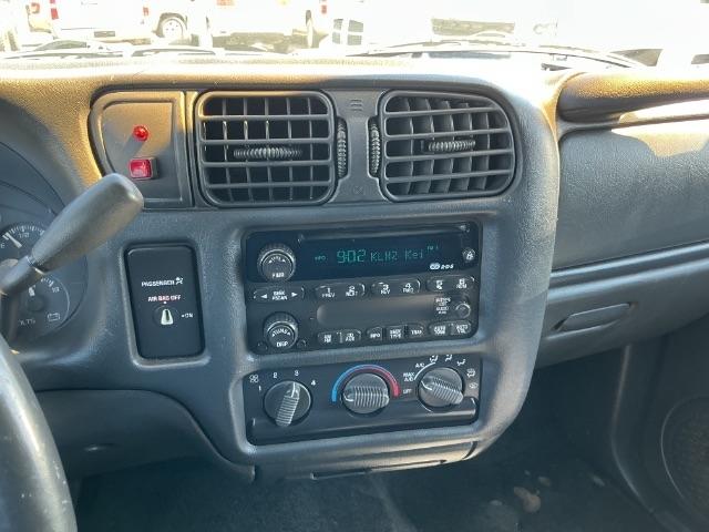 Chevrolet S-10 Reg Cab 118" WB LS 2003