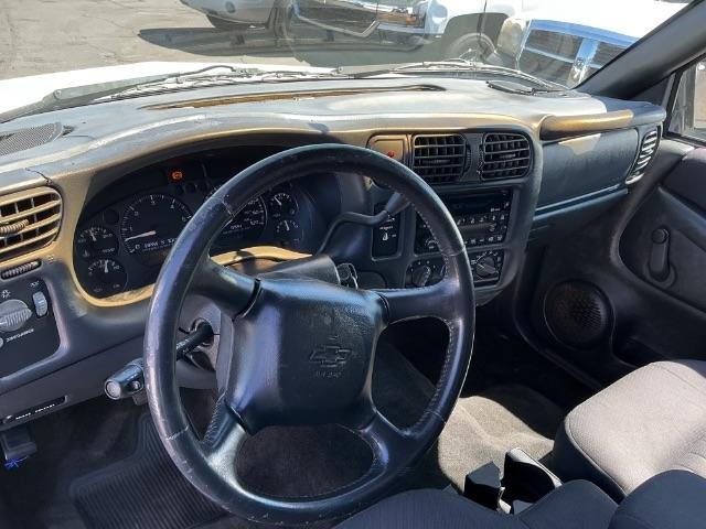 Chevrolet S-10 Reg Cab 118" WB LS 2003