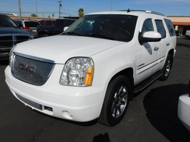 GMC Yukon Denali AWD 4dr 2008