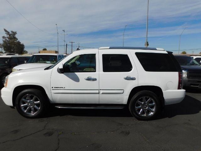 GMC Yukon Denali AWD 4dr 2008