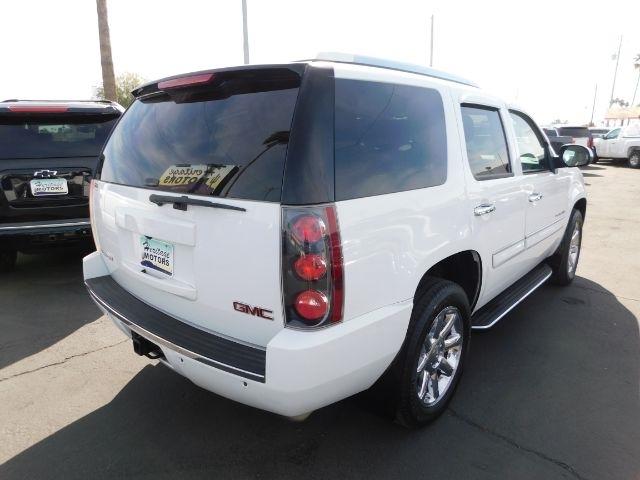 GMC Yukon Denali AWD 4dr 2008