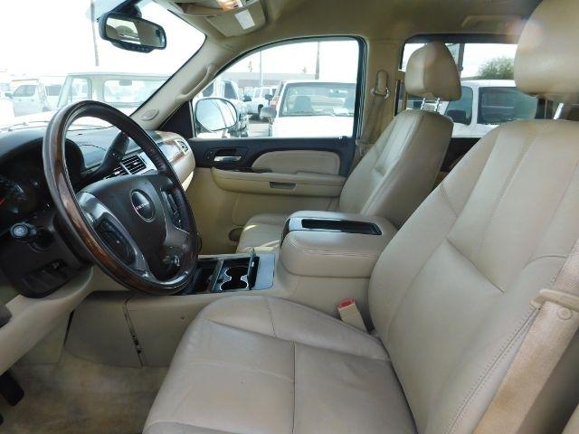 GMC Yukon Denali AWD 4dr 2008