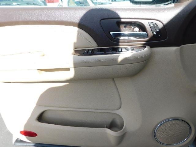 GMC Yukon Denali AWD 4dr 2008