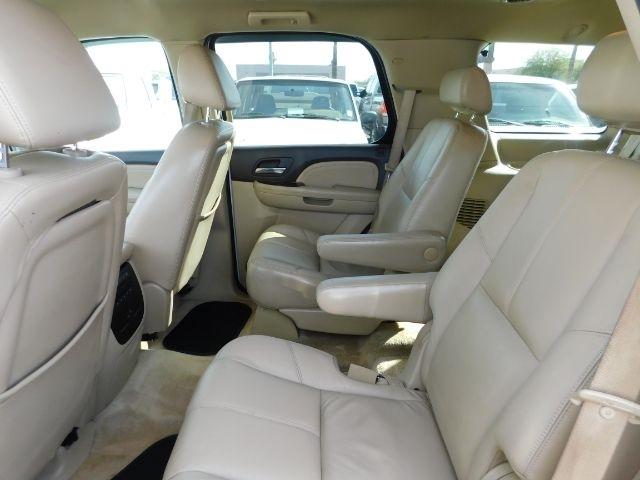 GMC Yukon Denali AWD 4dr 2008