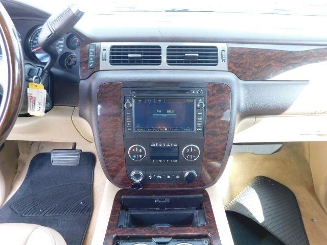 GMC Yukon Denali AWD 4dr 2008