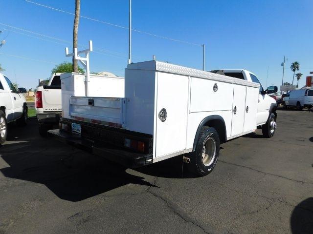 GMC Sierra 3500 Reg Cab 161.5" WB, 84.9" CA WT 2005