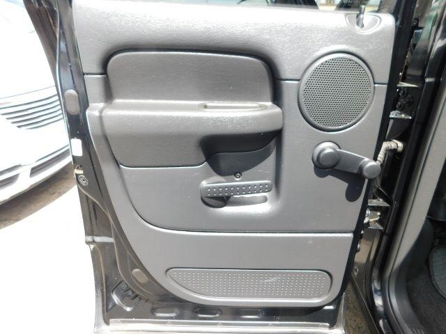 Dodge Ram 1500 4dr Quad Cab 140.5" WB ST 2004