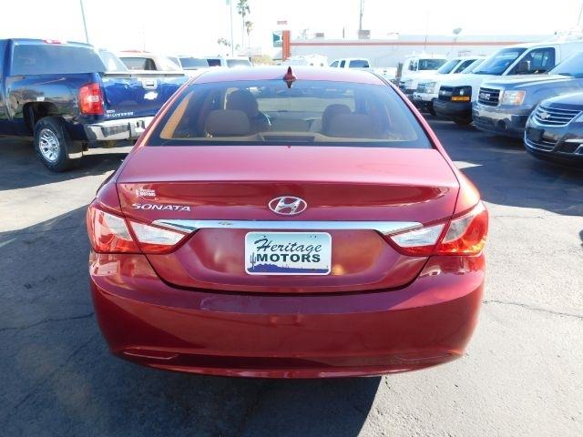 Hyundai Sonata 4dr Sdn 2.4L Auto GLS 2011