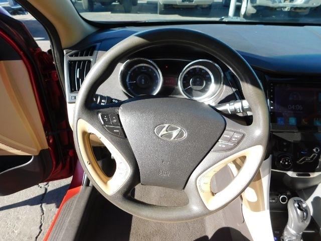 Hyundai Sonata 4dr Sdn 2.4L Auto GLS 2011