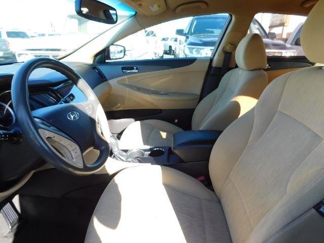 Hyundai Sonata 4dr Sdn 2.4L Auto GLS 2011