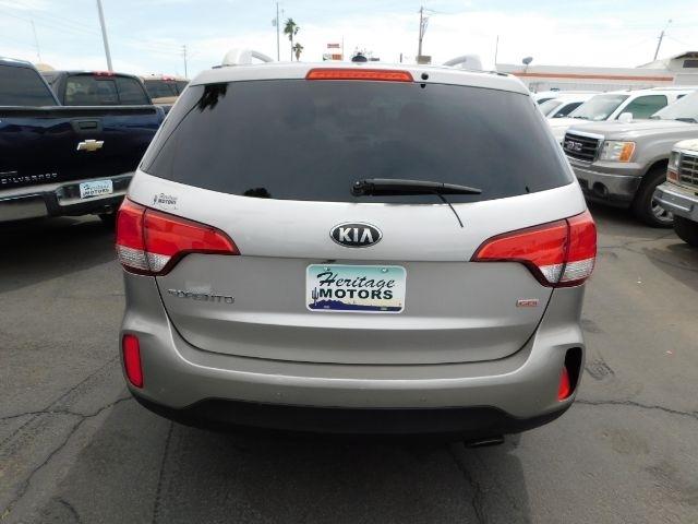 Kia Sorento 2WD 4dr I4 LX 2014