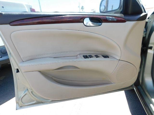 Buick Lucerne 4dr Sdn V8 CXL 2007