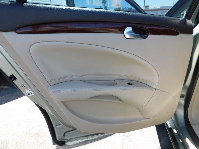 Buick Lucerne 4dr Sdn V8 CXL 2007