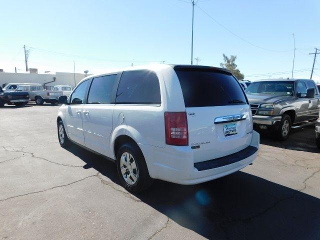 Chrysler Town & Country 4dr Wgn LX *Ltd Avail* 2010