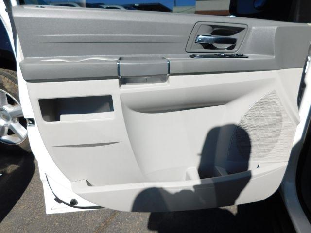 Chrysler Town & Country 4dr Wgn LX *Ltd Avail* 2010