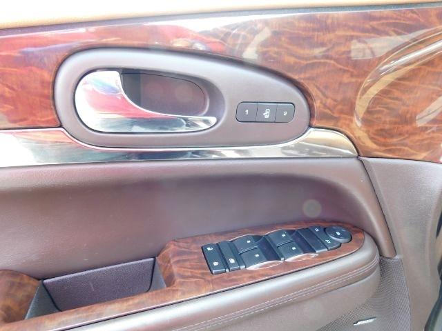 Buick Enclave FWD 4dr Leather 2015