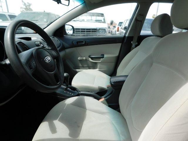 Kia Forte 4dr Sdn Auto LX 2010