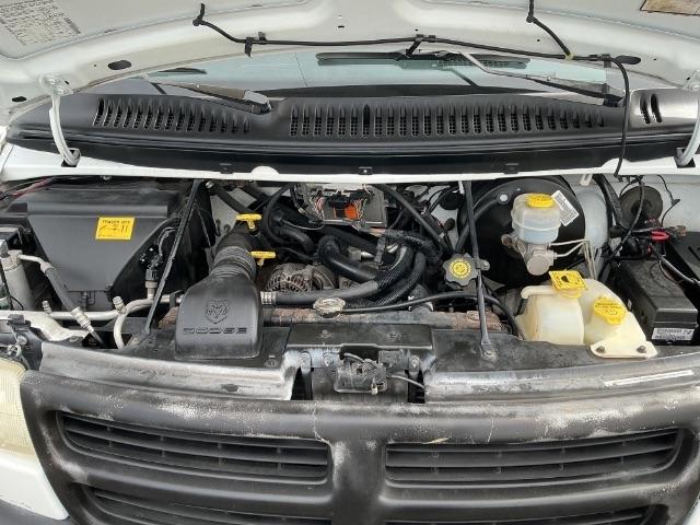 Dodge Ram Van 3500 127" WB 2002