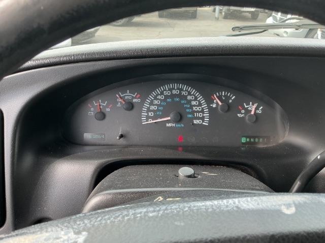 Dodge Ram Van 3500 127" WB 2002