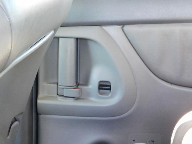 Toyota Sienna 5dr XLE FWD (Natl) 2004