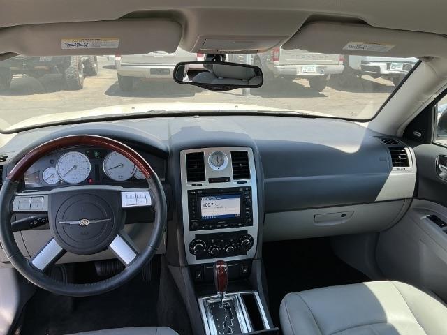 Chrysler 300 4dr Sdn 300C 2006