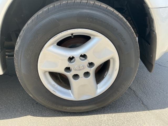 Infiniti QX4 4dr SUV Luxury 4WD 2002