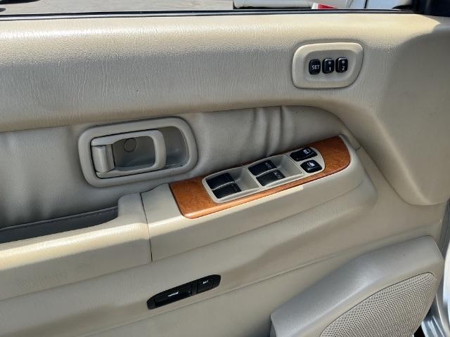 Infiniti QX4 4dr SUV Luxury 4WD 2002