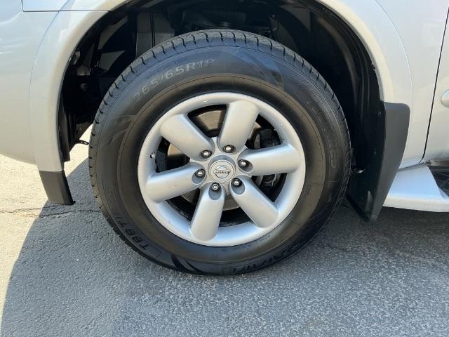Nissan Armada 2WD 4dr SV 2012
