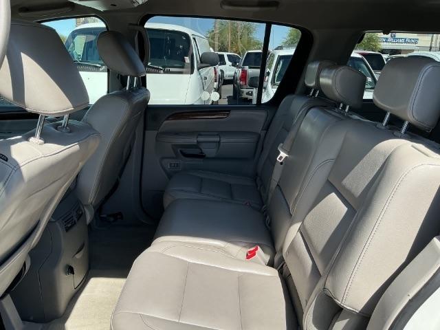 Nissan Armada 4WD 4dr Titanium 2010