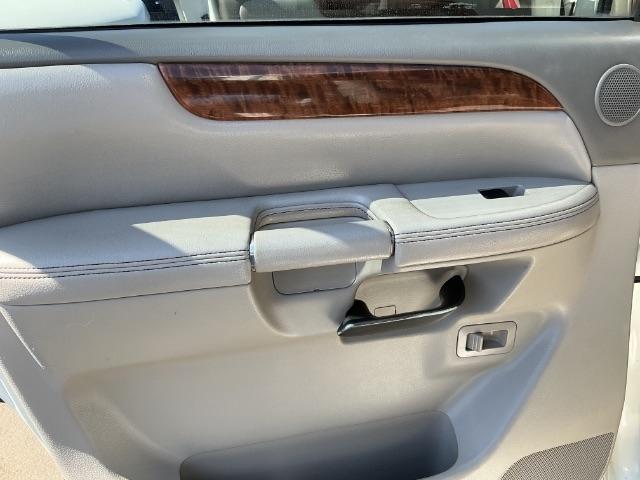 Nissan Armada 4WD 4dr Titanium 2010