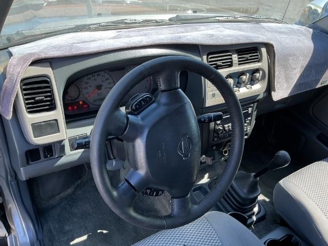 Nissan Frontier 2WD SE King Cab V6 Manual Desert Runner 2001