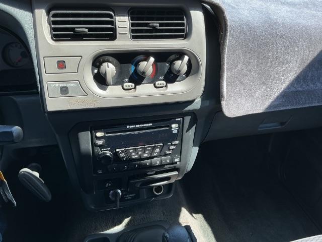 Nissan Frontier 2WD SE King Cab V6 Manual Desert Runner 2001