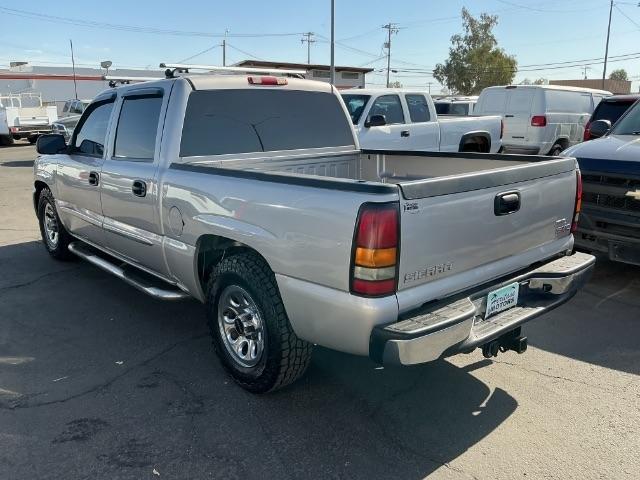 GMC Sierra 1500 Crew Cab 143.5" WB SLE 2005