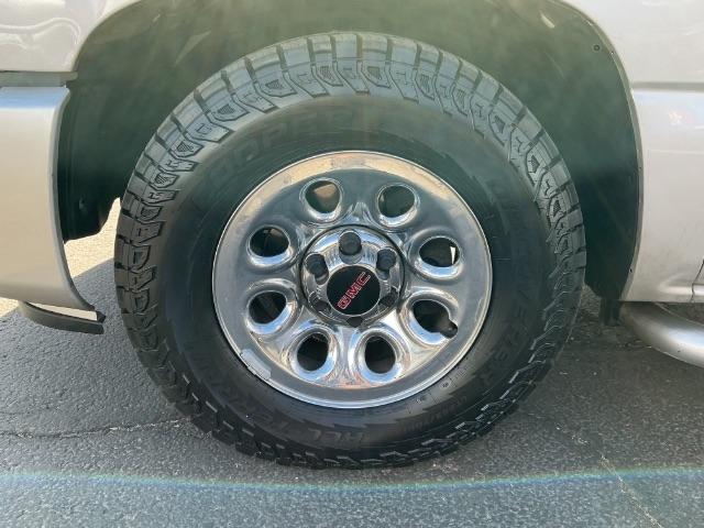 GMC Sierra 1500 Crew Cab 143.5" WB SLE 2005