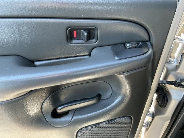 GMC Sierra 1500 Crew Cab 143.5" WB SLE 2005