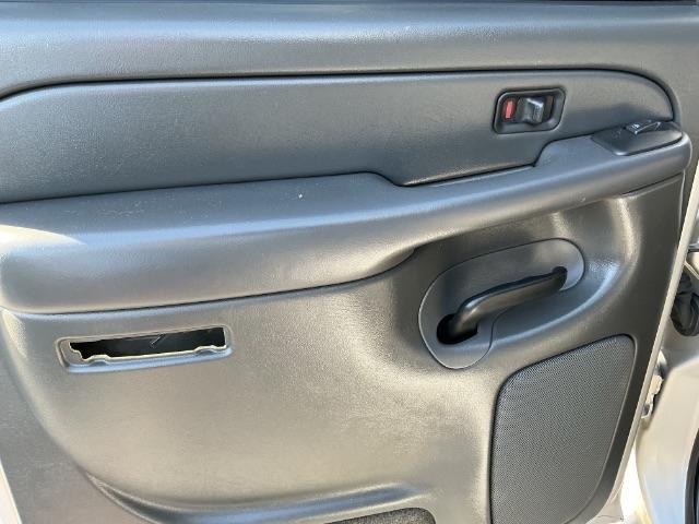 GMC Sierra 1500 Crew Cab 143.5" WB SLE 2005