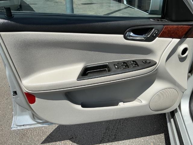 Chevrolet Impala 4dr Sdn LT 2010