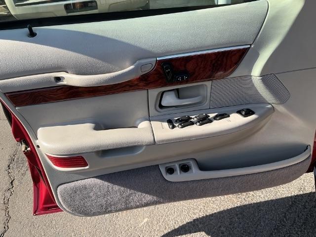 Mercury Grand Marquis 4dr Sdn LS Ultimate 2002
