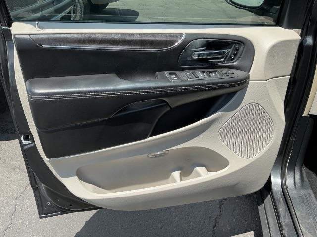 Chrysler Town & Country 4dr Wgn Limited 2011