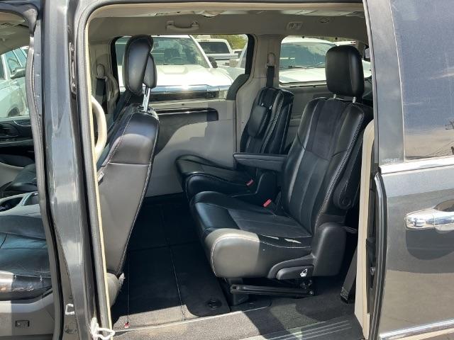 Chrysler Town & Country 4dr Wgn Limited 2011
